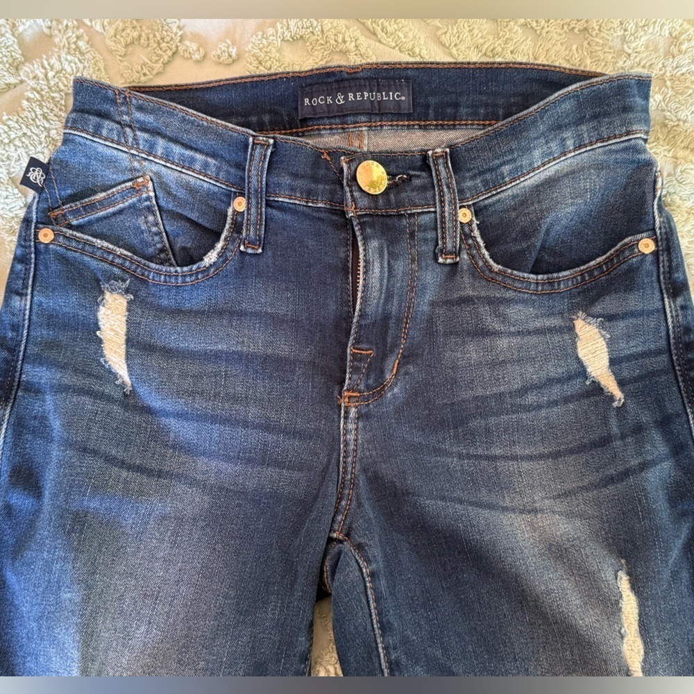 ROCK & REPUBLIC WOMEN'S DISTRESSED BERLIN JEANS size 6 (L19)